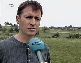 Roland Rino B&uuml;chel steht f&uuml;r Feldwerbung ein