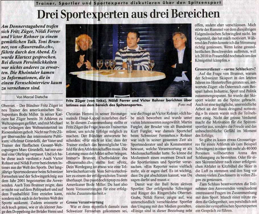 Toni Brunner diskutiert mit Fritz Züger, Nöldi Forrer und Victor Rohner über Sport im Schützenbeizli in Oberriet. Rheintalische Volkszeitung.